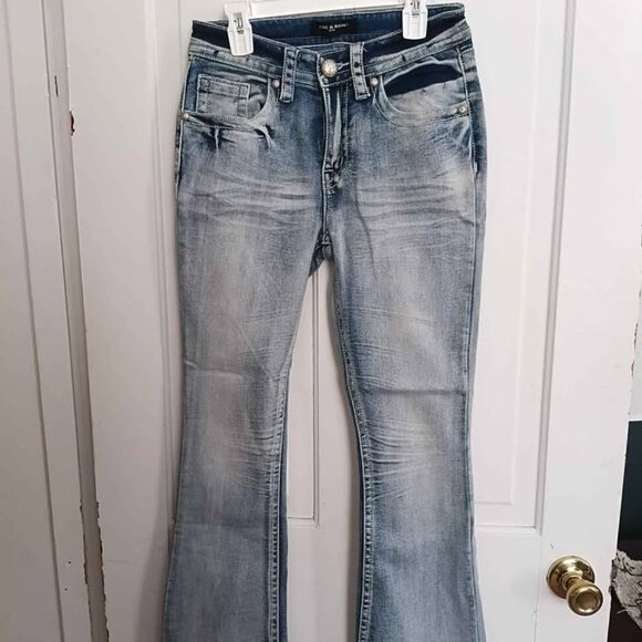 Fire and Rain Women's Flare Jeans - Picture 1 of 4